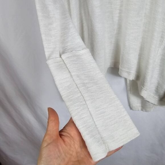 We The Free Split Back Turtleneck Sz S Exposed Seam Tunic White Boho Relaxed Fit - Picture 6 of 9